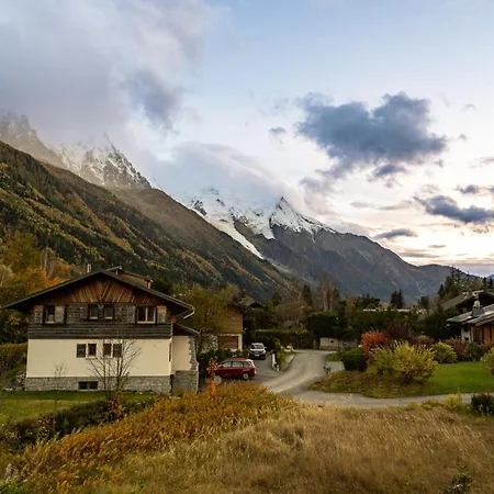 Josephine, Les Bois Chalet