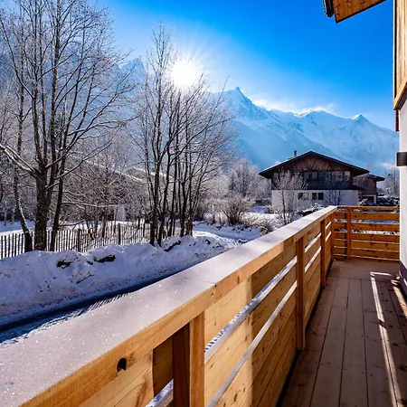 Josephine, Les Bois Chalet *